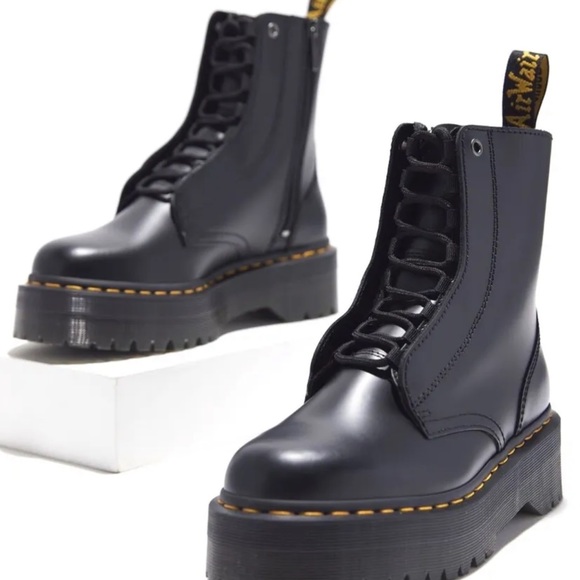 Urban Outfitters Dr Martens Jarrick Platform Boot Smooth Leather Black - Picture 8 of 9